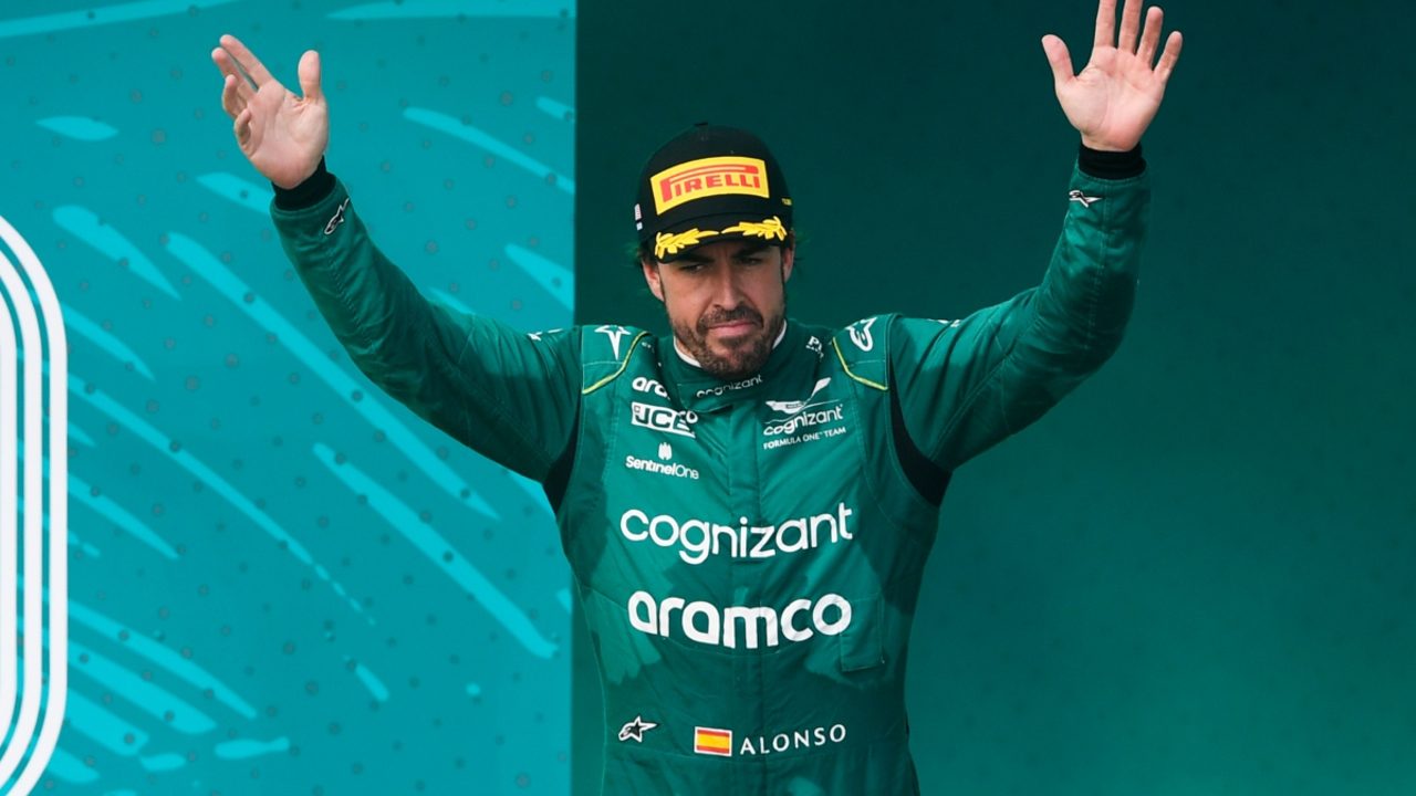 La condición que pone un exjefe de la F1 para que Fernando Alonso no se retire: «Si el coche…»