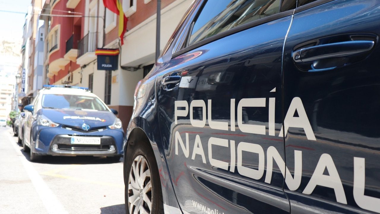 Prisión para tres hombres por agredir sexualmente y retener durante siete días a una mujer en Alicante