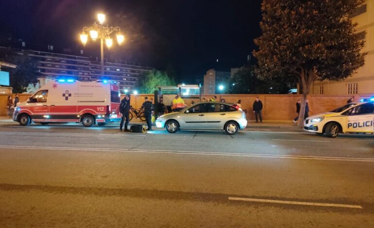 Un turismo y una bicicleta implicados en un accidente de tráfico en el centro de Oviedo