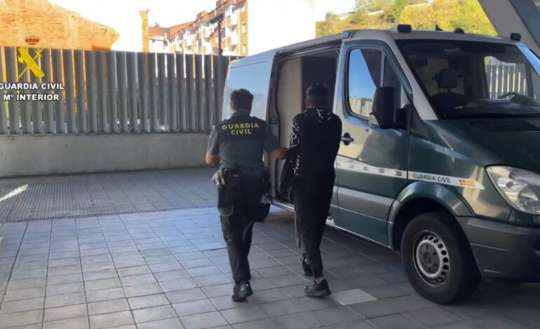 Tres detenidos por robar en una nave e intentarlo cuatro veces en un establecimiento de Siero