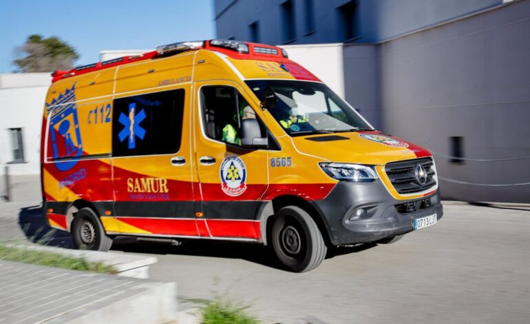 En estado grave un motorista de 23 años tras colisionar con un coche en la A-5 a su paso por Latina