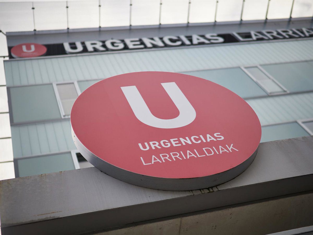 Herido al volcar un camión por el viento en Tiebas