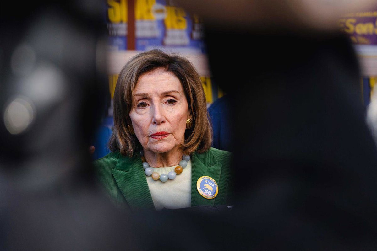 Trump insiste en sus ataques a la «vieja Pelosi» tras la jubilación de la líder demócrata