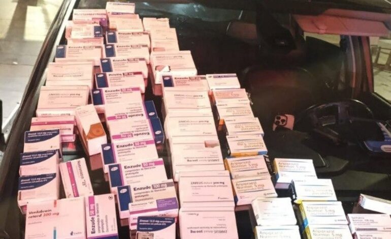 La Policía Local de Córdoba incauta 56 cajas de antidepresivos en un vehículo detenido en la calle Alfaros