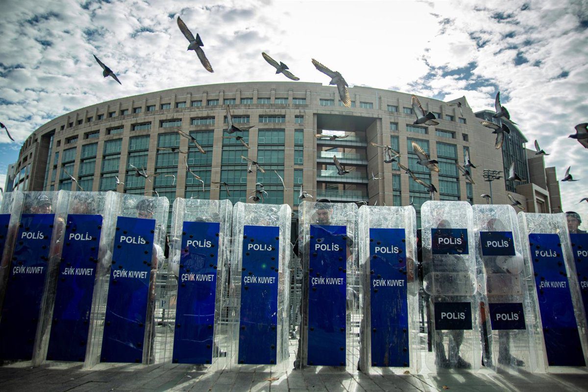 La Fiscalía pide 2.000 años de prisión para Ekrem Imamoglu, destituido alcalde de Estambul y rival de Erdogan