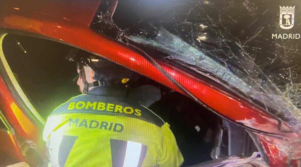 Herido potencialmente grave el conductor de un turismo tras una colisión en la A42