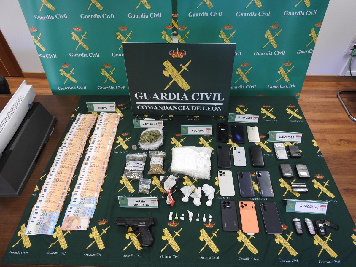 Tres detenidos, decomisado un kilo de cocaína y desmantelados tres puntos de venta de droga en León capital