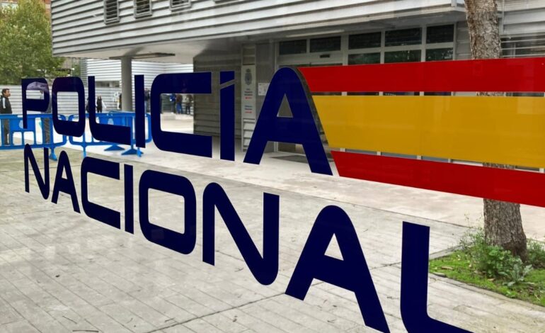 Detenido un menor en Valladolid por daños y robos en once coches aparcados por el parque de Las Norias