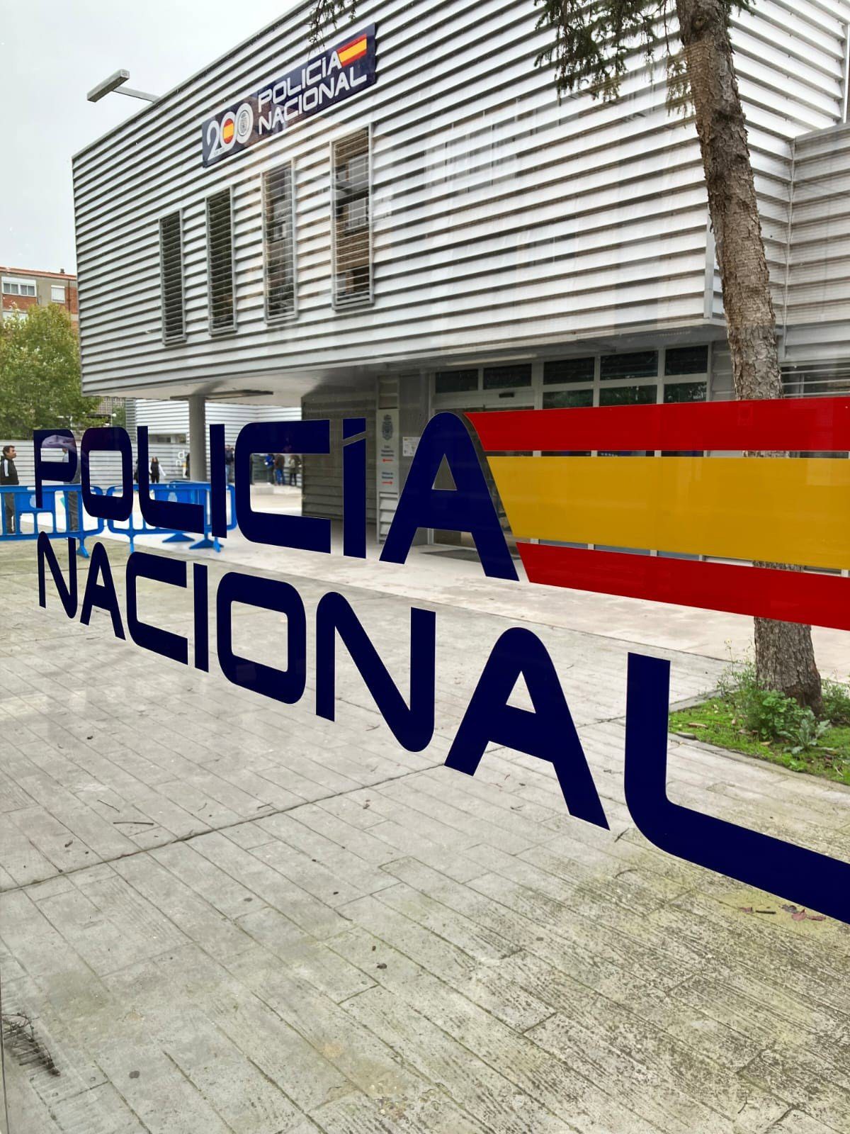 Detenido un menor en Valladolid por daños y robos en once coches aparcados por el parque de Las Norias