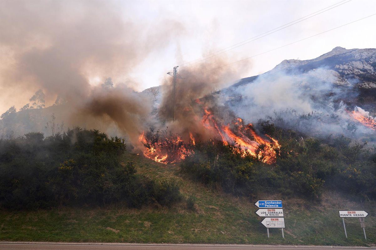 Cantabria amanece sin ningún incendio forestal activo y mantiene controlados los de Bejes y el Dobra