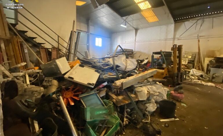 Cierran una chatarrería de Benigànim con materiales sin justificar y que requerían licencia ambiental