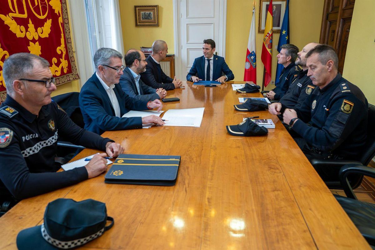 La Policía Nacional busca a dos de los autores de los atracos al bar y la gasolinera de Torrelavega