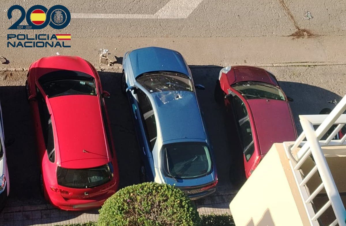 Detenido en Palma por arrojar ladrillos y platos desde una azotea y amenazar a los vecinos