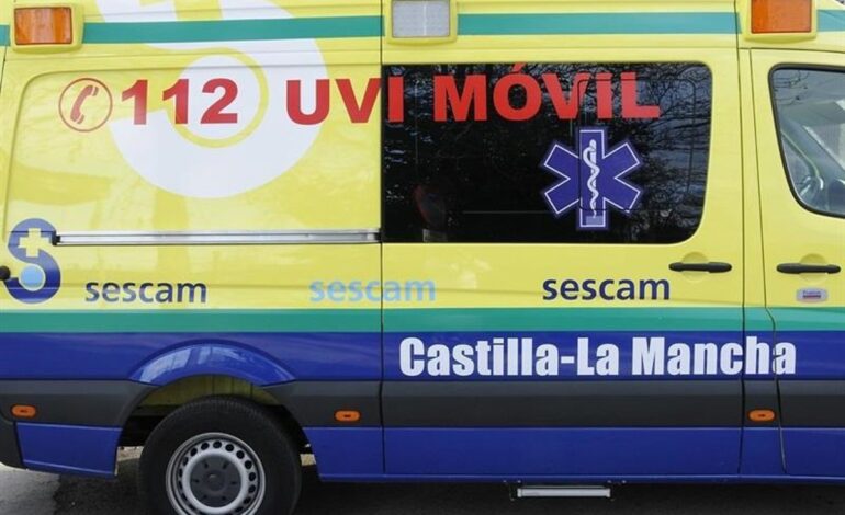 Hospitalizado un trabajador de 48 años tras caerle una puerta metálica encima en Puertollano