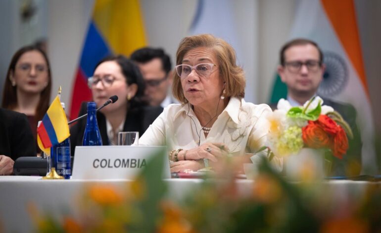Colombia dice que la «presencia militar desorbitada» de EEUU es «una amenaza» para América Latina