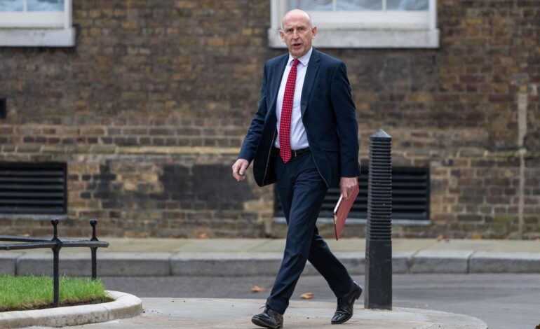 Reino Unido denuncia que un buque ruso apuntó con láseres a aviones británicos tras una incursión en sus aguas