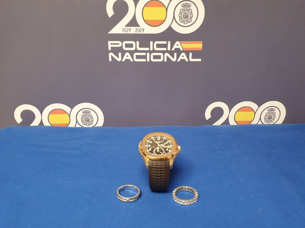 Policía recupera reloj valorado en 90.000 euros y dos anillos sustraídos a un jugador de la selección turca en Sevilla