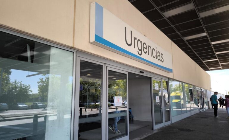 Trasladan al hospital San Pedro a un herido tras sufrir un accidente de tráfico en un camino rural en Azuelo (Navarra)