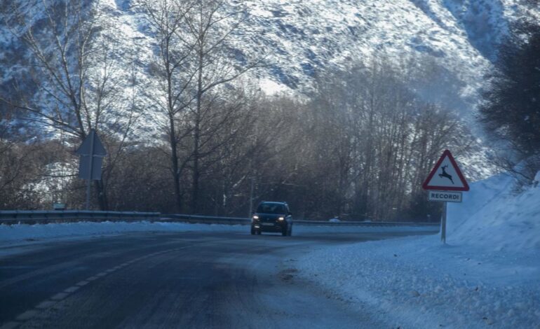 Obligatorias las cadenas en 6 carreteras de Lleida por hielo en la vía