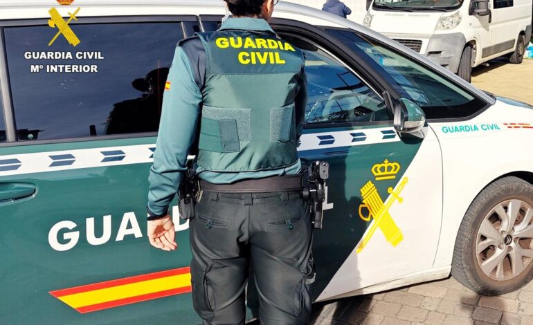 La Guardia Civil investiga un delito de estafa en inversiones de criptomonedas en Chiclana (Cádiz)