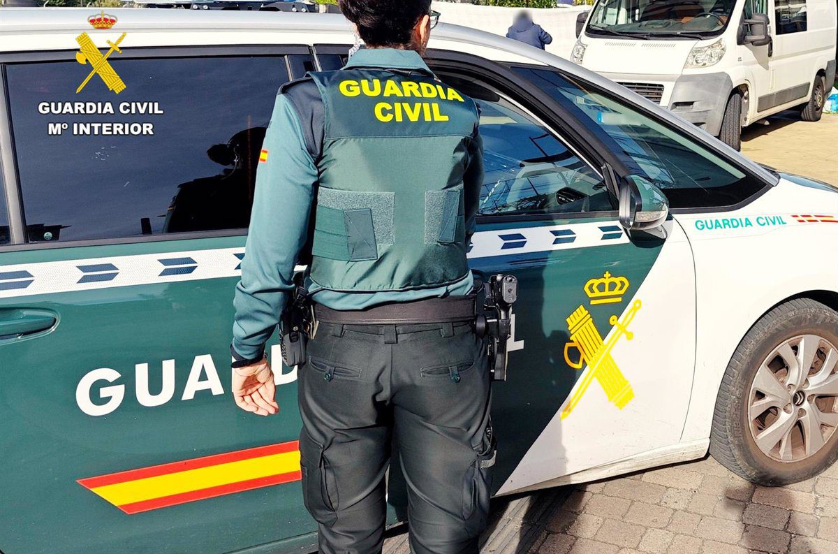 La Guardia Civil investiga un delito de estafa en inversiones de criptomonedas en Chiclana (Cádiz)