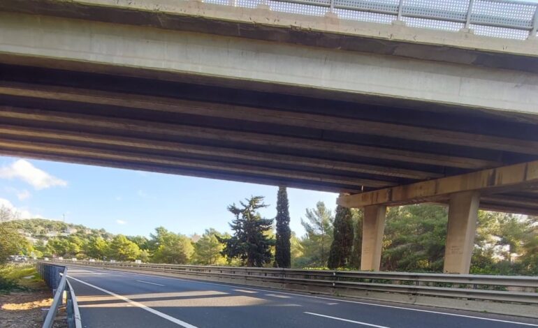 Desviado el tráfico en la autopista de Andratx a la altura de Portals por desprendimientos en el puente