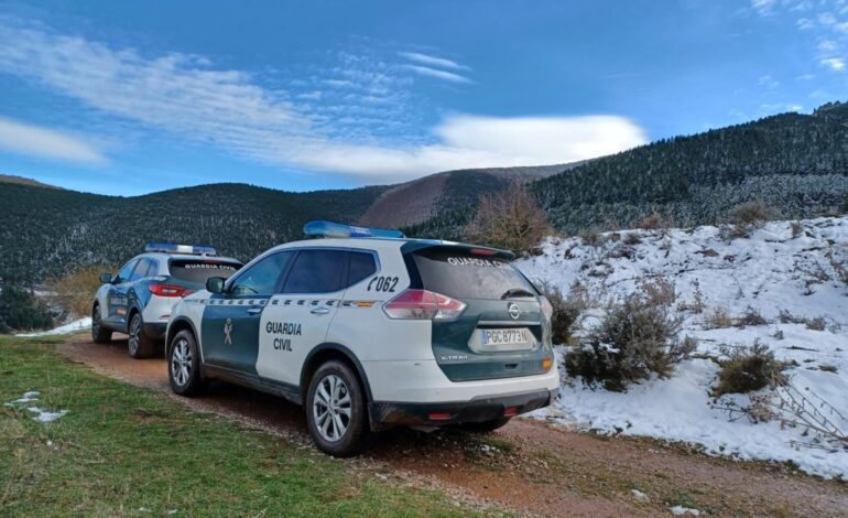 Una senderista es auxiliada por la Guardia Civil tras sufrir una caída en las cercanías de San Millán de la Cogolla
