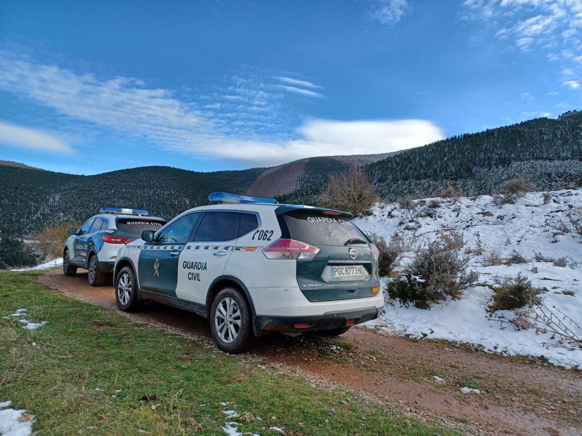 Una senderista es auxiliada por la Guardia Civil tras sufrir una caída en las cercanías de San Millán de la Cogolla