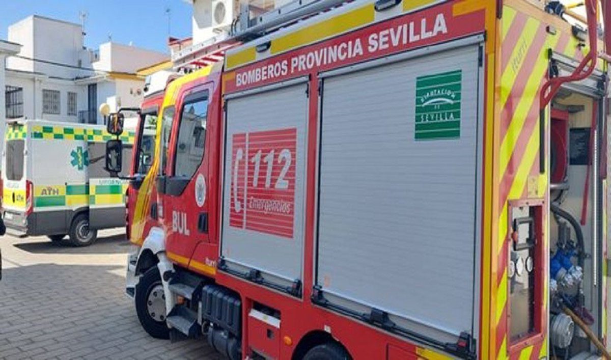Muere una mujer en un incendio declarado en una casa de campo en Lora del Río (Sevilla)