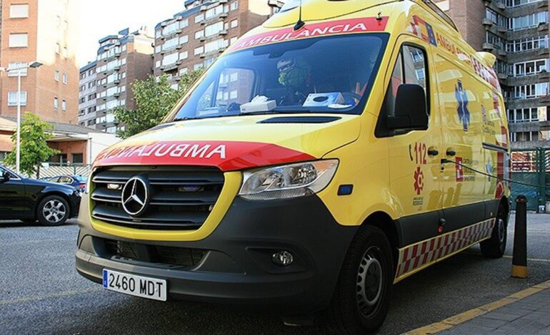Herido un varón en la colisión de un turismo contra un poste en la A-6 en Villafranca del Bierzo (León)