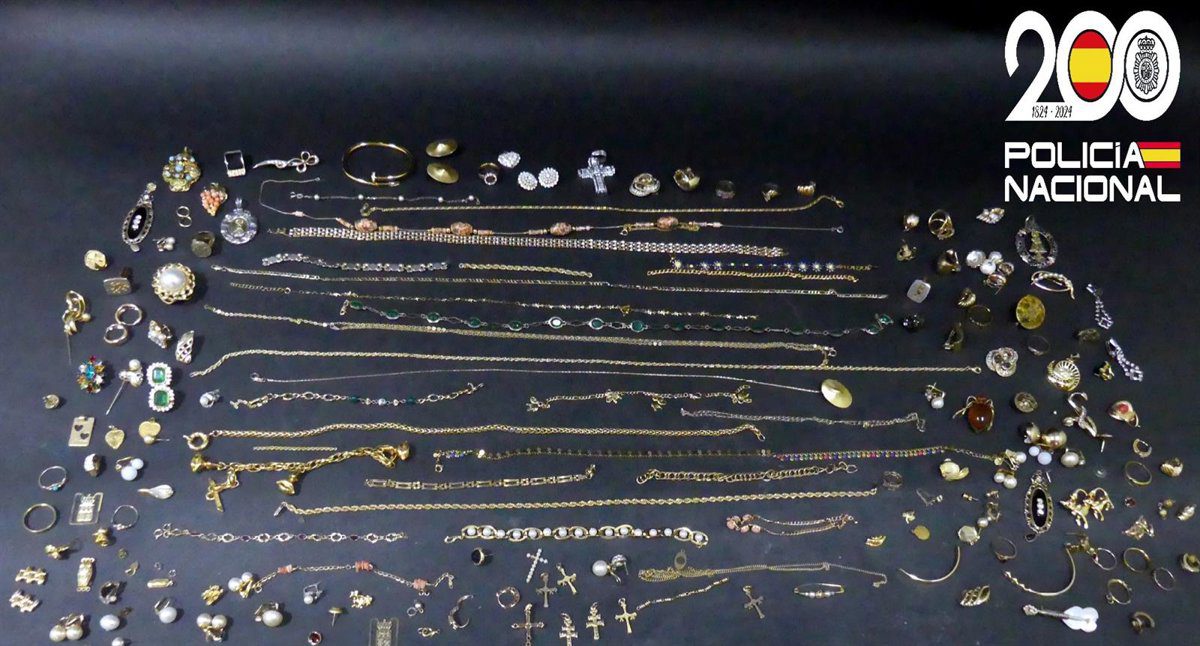 Detenida en Langreo una empleada del hogar por robar 22.000 euros en joyas a personas mayores dependientes