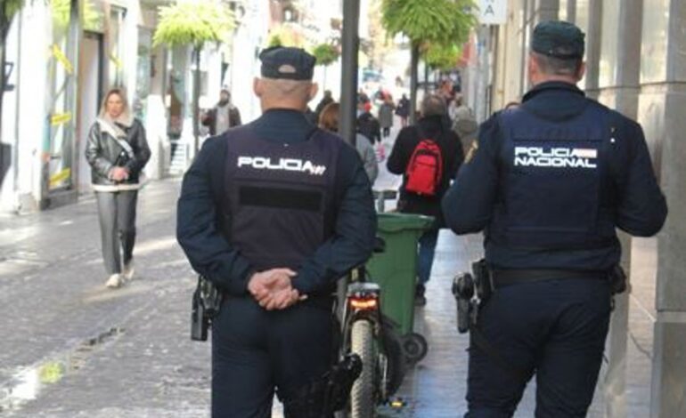 A prisión tras un robo en una cafetería de Granada amenazando al encargado con un cuchillo
