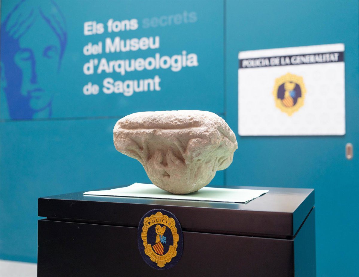 La Policía de la Generalitat recupera un capitel del siglo XV en el entorno del Castillo de Sagunto