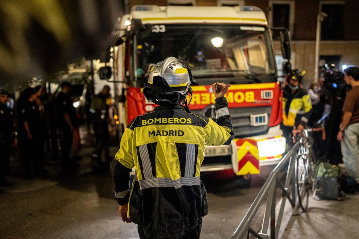 Controlado un incendio en una vivienda en Chueca que deja al menos cuatro heridos leves