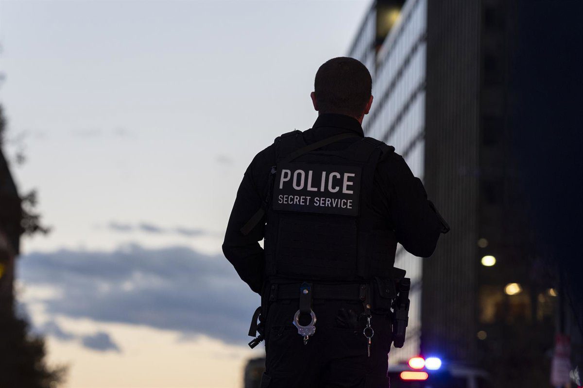 Acusado por agresión y posesión ilegal de armas el sospechoso de disparar a dos miembros de la Guardia Nacional en EEUU