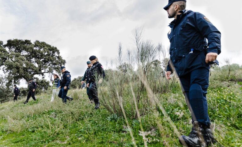 La Policía Nacional localiza con vida a una anciana de 90 años acurrucada bajo un olivo en Cabra (Córdoba)