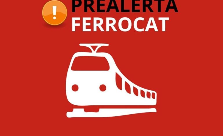 Un vehículo cae a la vía del tren en Celrà (Girona) tras un accidente múltiple