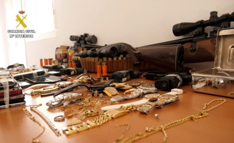 Seis detenidos tras desarticular una organización criminal dedicada a la estafa en Sevilla, Huelva, Almería y A Coruña