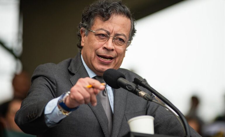 Petro pide una asamblea de la OACI ante el cierre del espacio aéreo venezolano anunciado por Trump