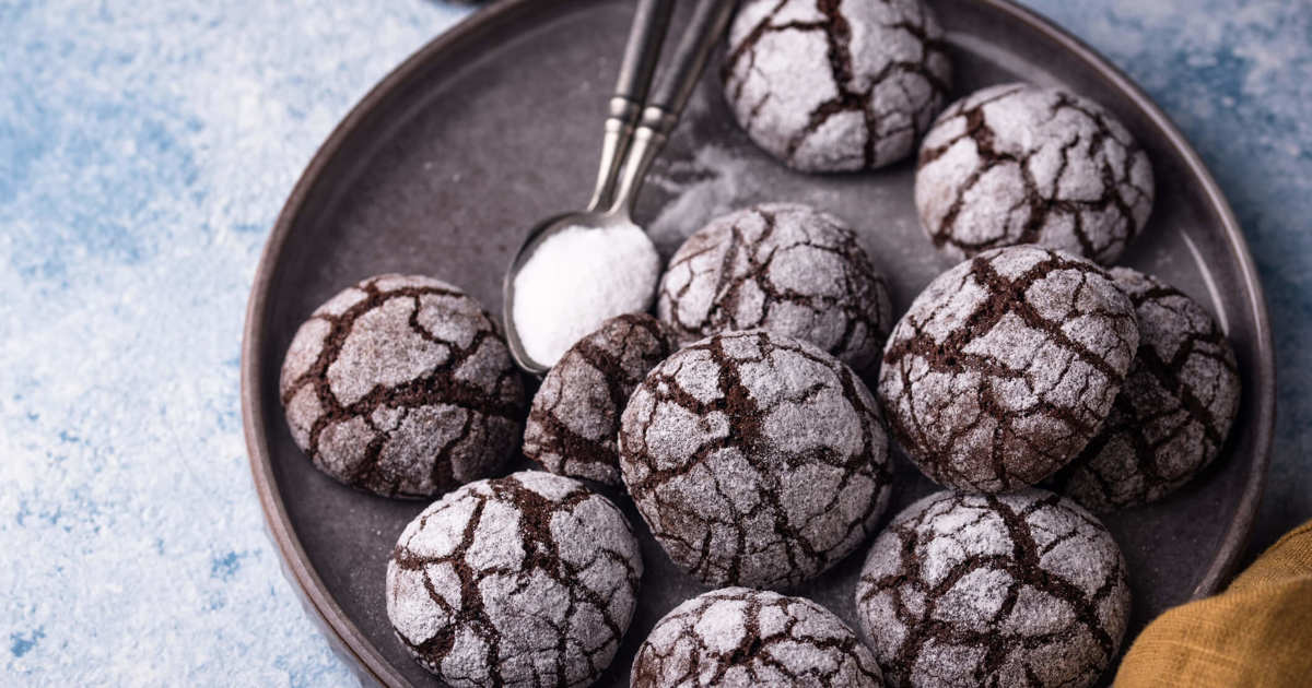 Estas galletas crujientes con aceite de oliva y cacao no llevan mantequilla ni leche y son el desayuno o la merienda sana perfecta