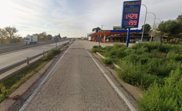 ¿Por qué es difícil encontrar una gasolinera ‘low cost’ en las autovías y autopistas de España? 