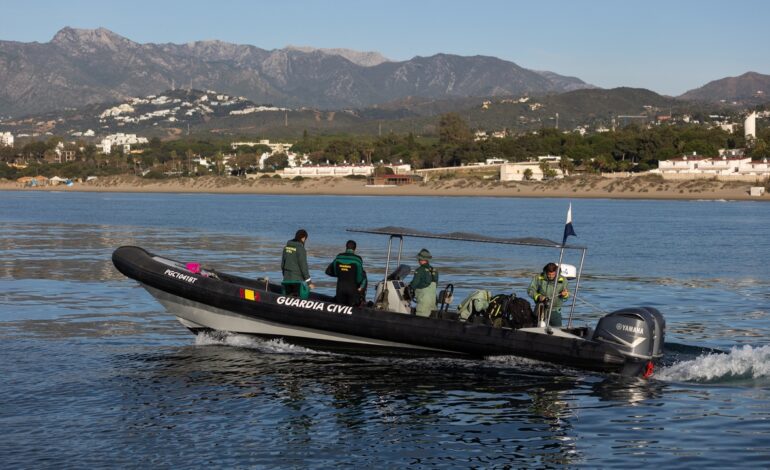 Hallan un cadáver descompuesto flotando entre las rocas en Palma de Mallorca