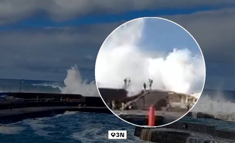 Hallan dos muertos flotando y 16 heridos en Tenerife por golpes de mar