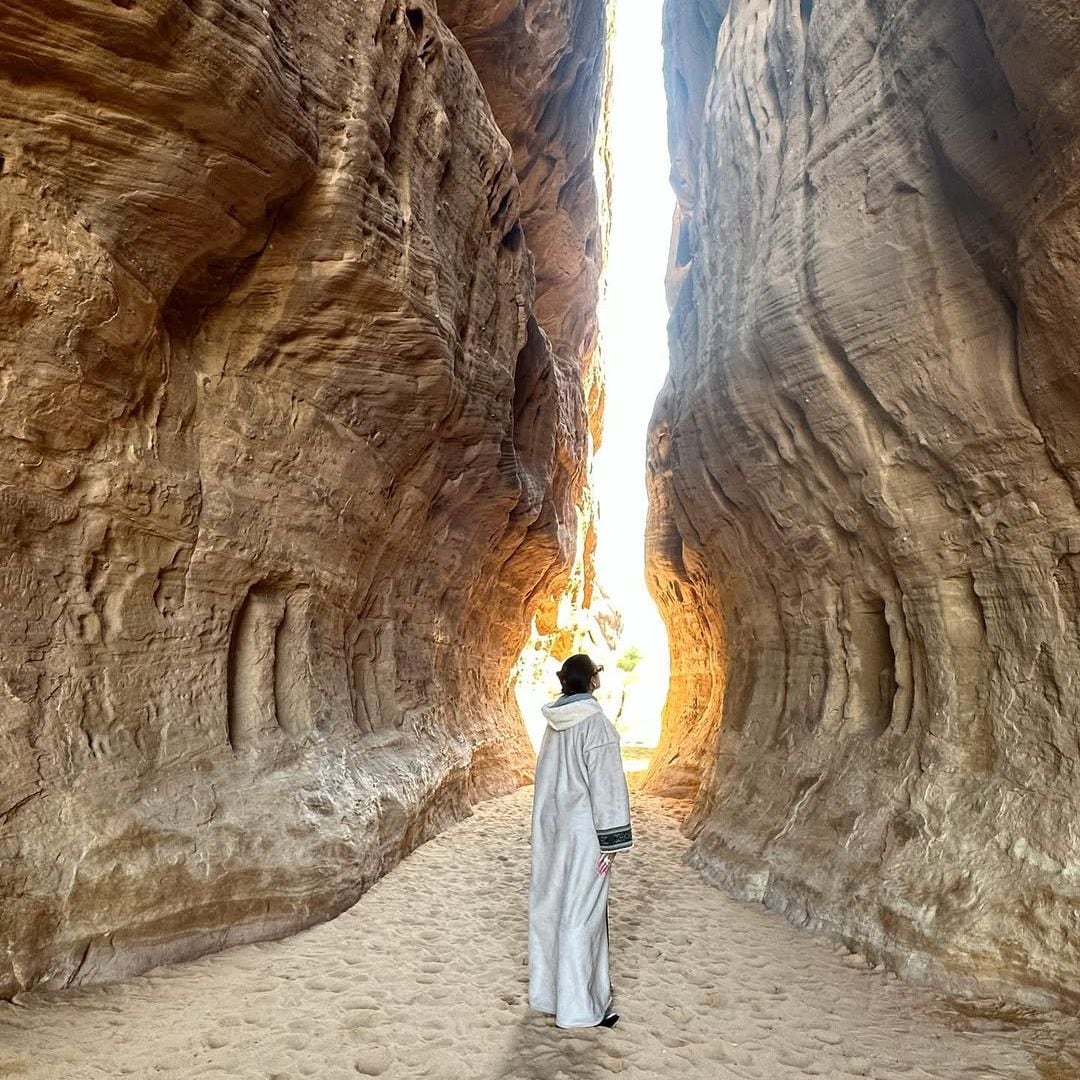 Georgina Rodríguez en Hegra, AlUla, Patrimonio de la Humanidad, Arabia Saudita