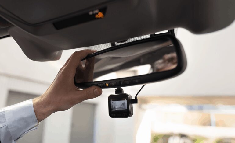 ¿Es legal usar el móvil como cámara de salpicadero en España? Lo que debes saber antes de instalarlo