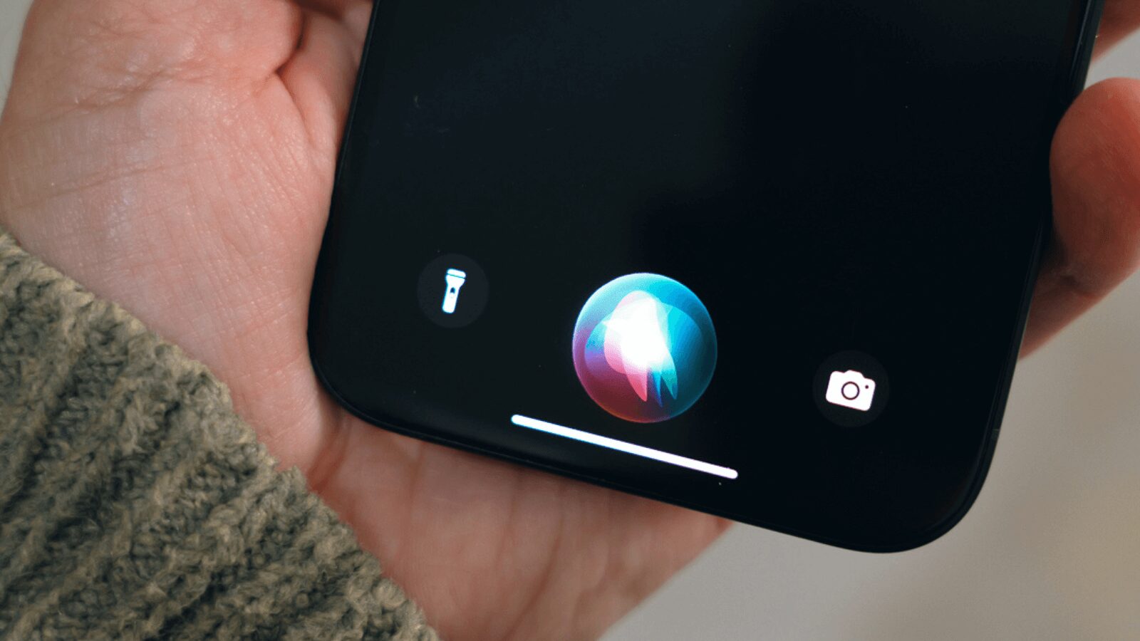 Apple da el brazo a torcer y pide ayuda a Google Gemini para potenciar a Siri en 2026