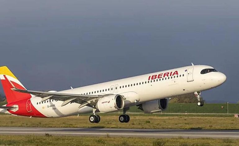 Iberia Express lanza billetes desde 23 euros por el Black Friday: destinos, cómo comprarlos y condiciones