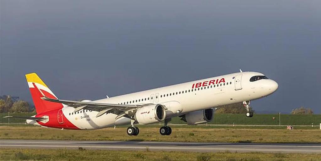 Iberia Express lanza billetes desde 23 euros por el Black Friday: destinos, cómo comprarlos y condiciones