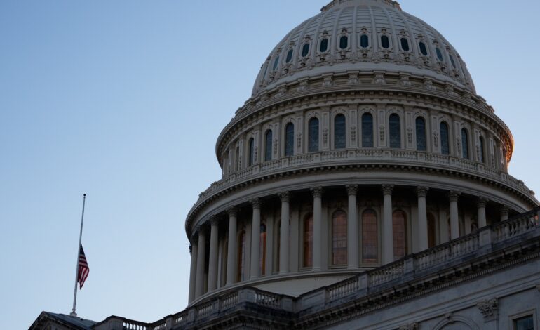 El Senado de EEUU logra un acuerdo para poner fin al cierre del Gobierno más largo de la historia