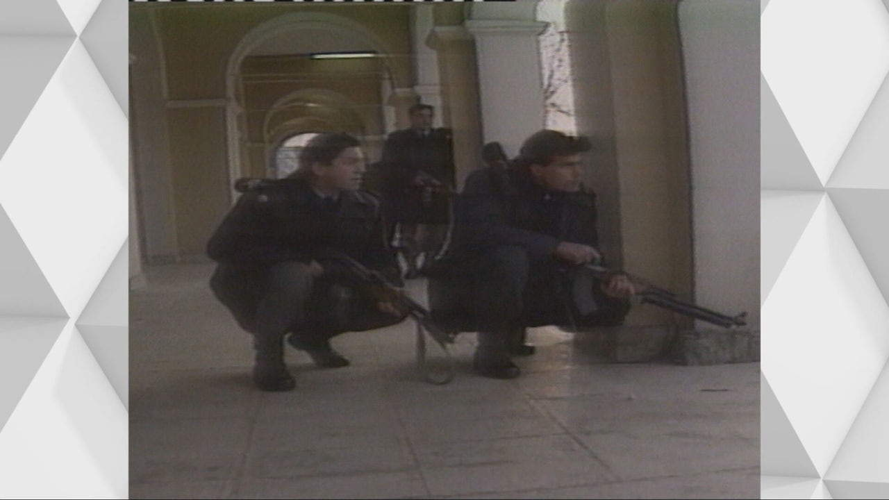 alrededor de 200 personas pagaron 90.000 dólares por participar en los safaris humanos en Sarajevo